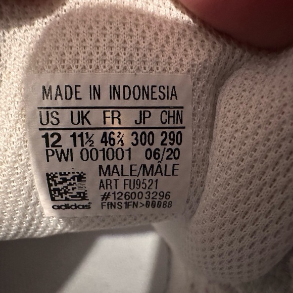 Adidas Superstar Inclusive sneakers - Like NEW! (Wore once) - Picture 7 of 9